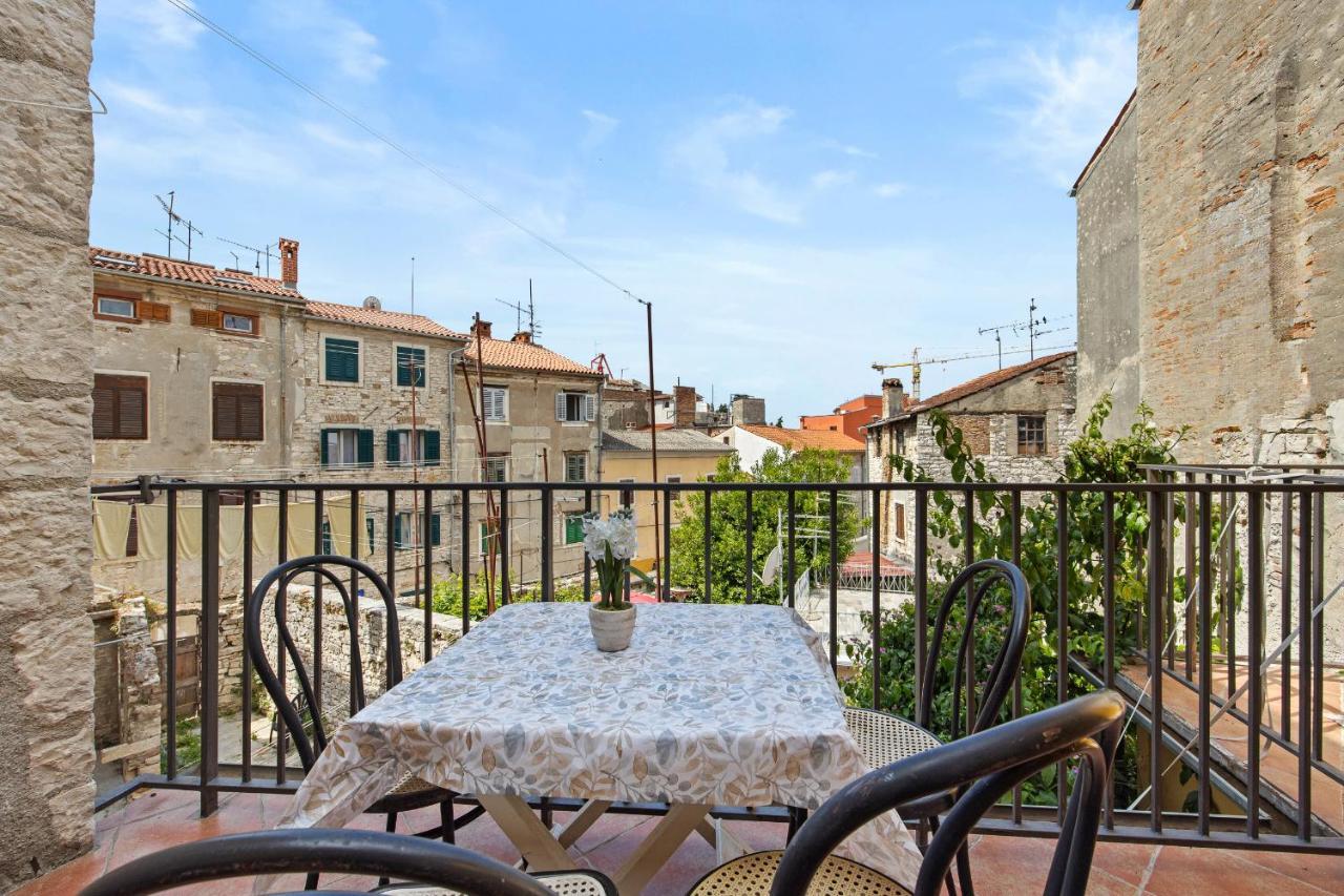 Pula Hostel Exterior photo