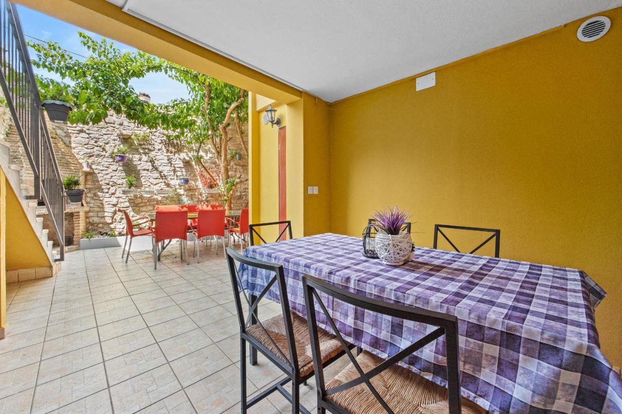 Pula Hostel Exterior photo